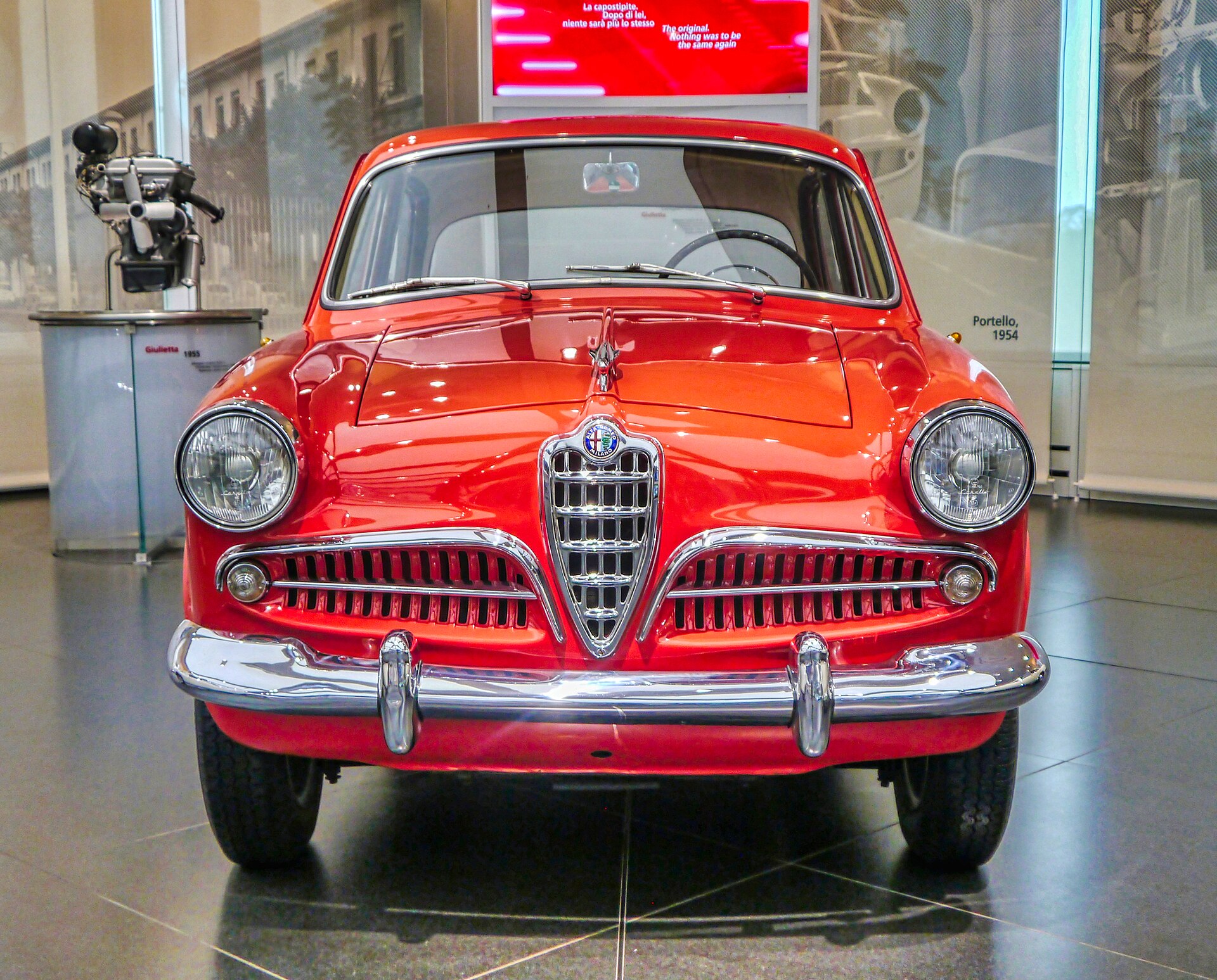 Giulietta Berlina 1955 в экспозиции Museo Storico Alfa Romeo, Arese